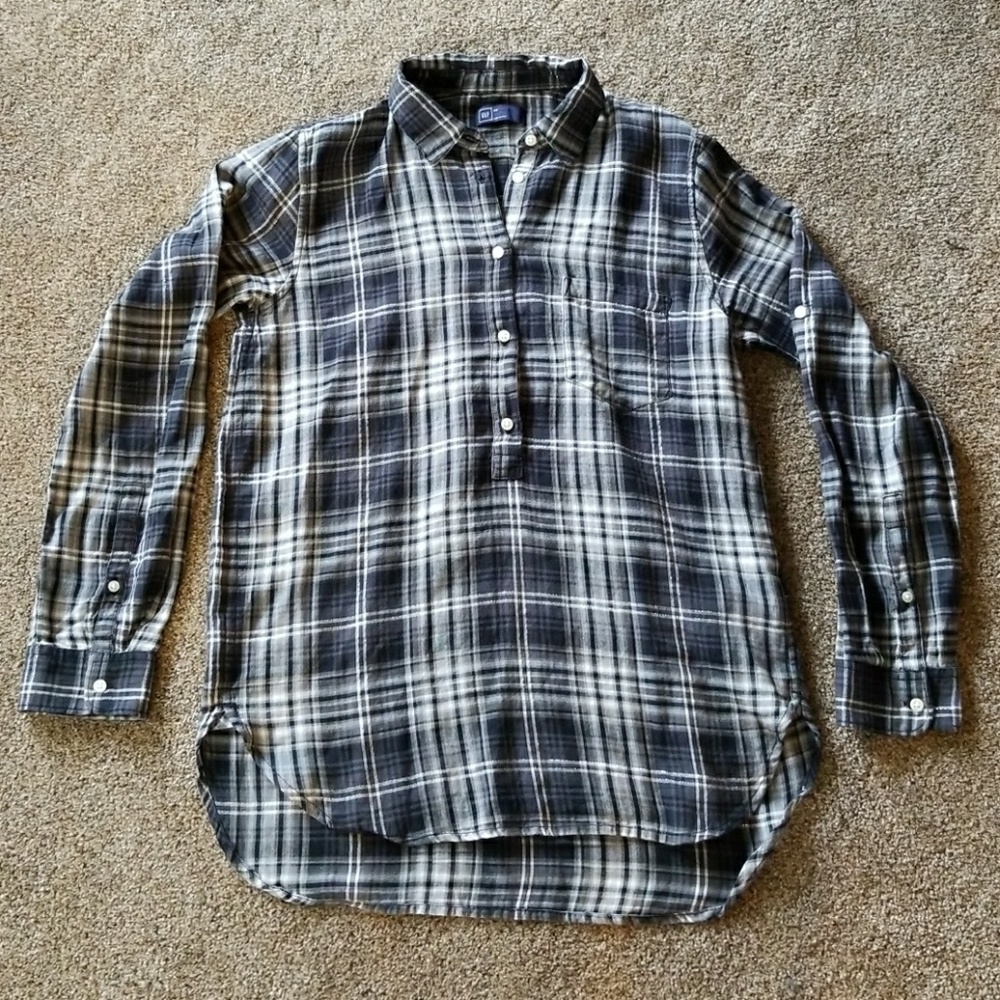 GAP plaid top